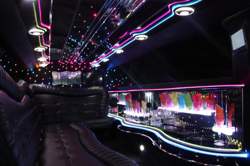 AN ELEGANT TOUCH LIMOUSINE SERVICE