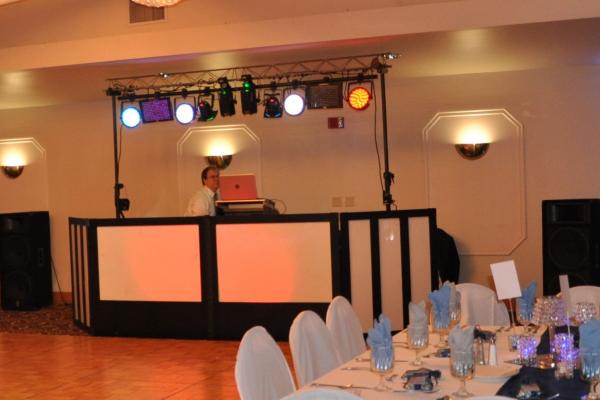 Dance-sing Entertainment