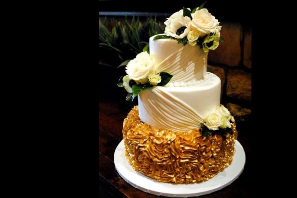 Creative Cakes by Monica