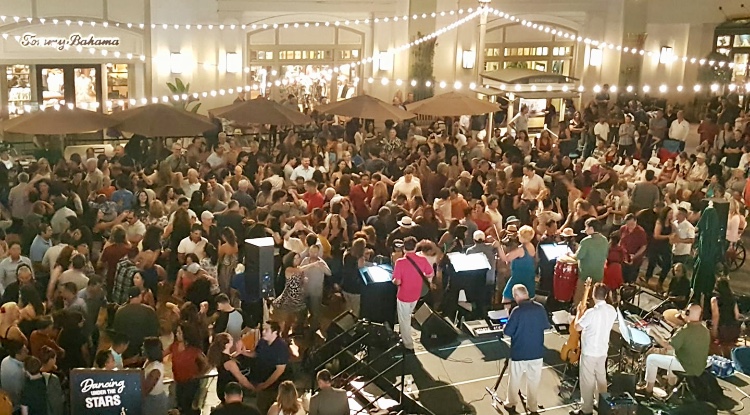Live at a concert, Paseo Colorado, Pasadena
