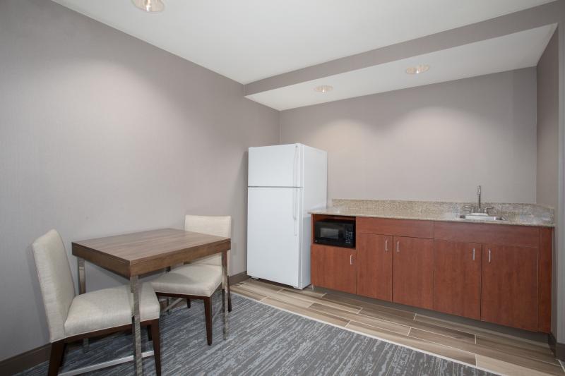 Bi-Level Suite