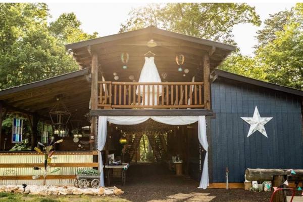 Winding Creek Wedding Barn