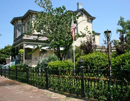 Roussell's Garden Bed & Breakfast