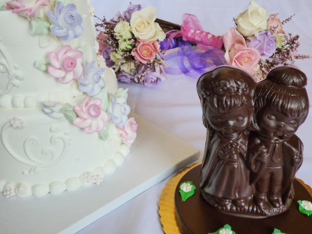 LGBT wedding cake and lesbian cake topper